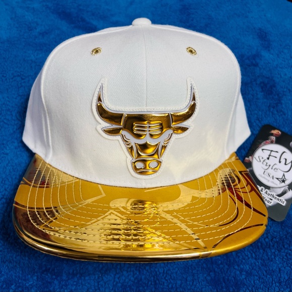 Exclusive Mitchell & Ness Chicago Bulls Snapback Hat Cap White & Gold Color Brim